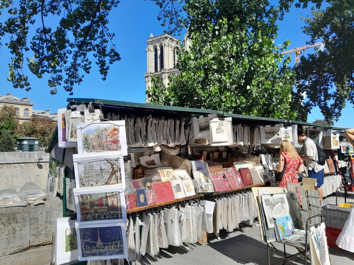 カルチェラタンの書店と文房具店